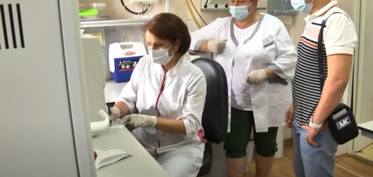 Для амбулаторії Михайлівки-Рубежівки придбали нове обладнання