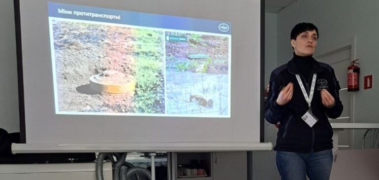 Навчання ризикам, повʼязаним із вибухонебезпечними предметами