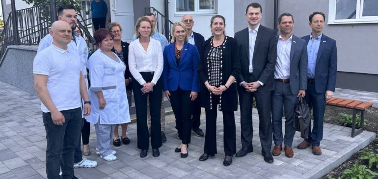 Делегація USAID та пані посол США відвідали Гостомель